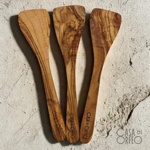 Łopatka z drewna oliwnego 30 cm
